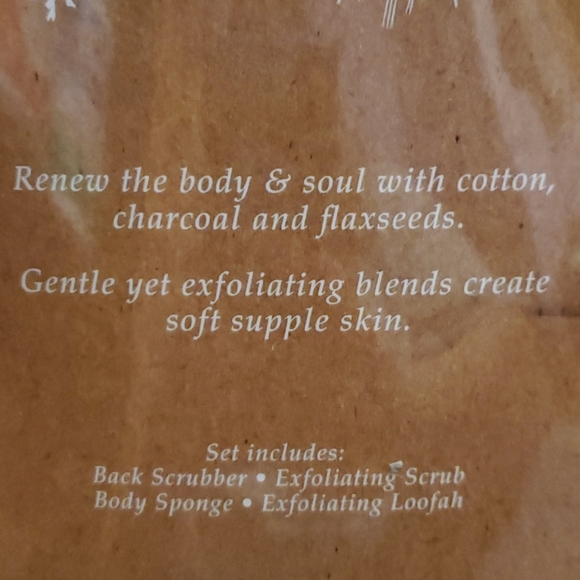 Natural Elements Exfoliating Spa Set Charcoal - Picture 3 of 3